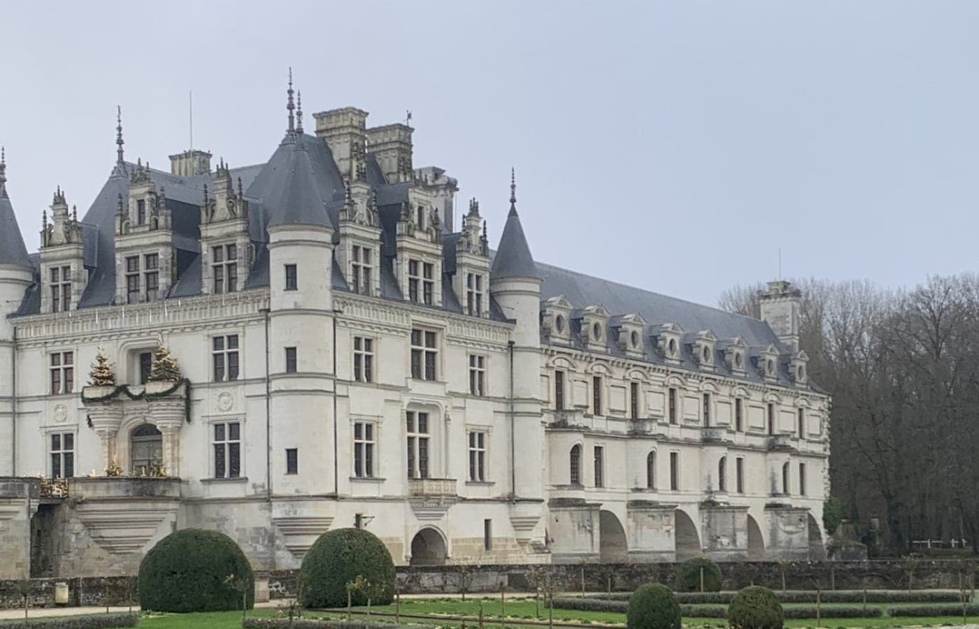 Toitures en ardoise du château de Chenonceau, ardoise fournie par Comptoir Commercial d'Aquitaine